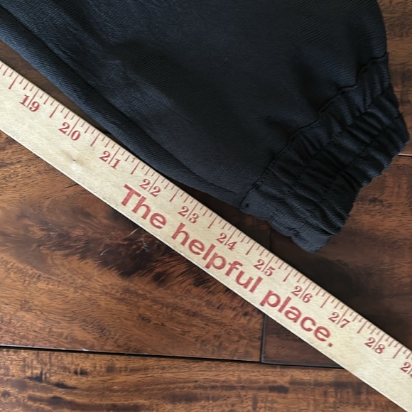 Aritzia Wilfred | Women's Buffon pant crepe drawstring Waist joggers - Picture 7 of 13